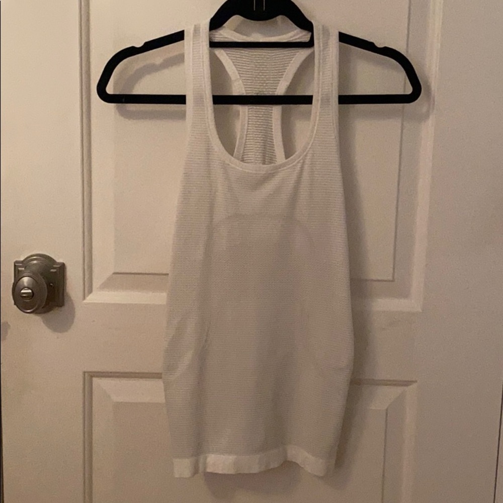 White lulu lemon tanktop